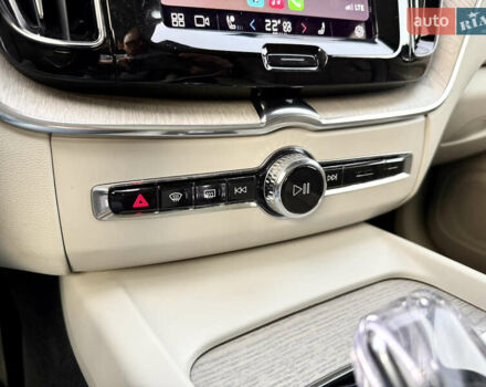 Вольво ХС60 2021 в Киеве на Automoto.ua Белый Вольво ХС60, объемом двигателя 2 л и пробегом 114 тыс. км за 48500 $, фото 33 на Automoto.ua