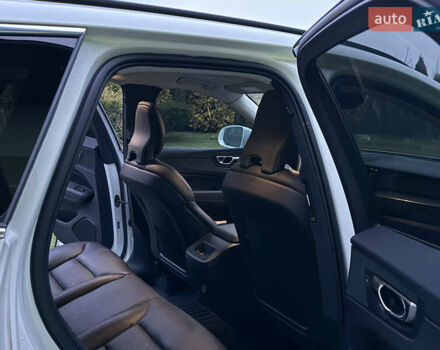 Білий Вольво ХС60, об'ємом двигуна 1.97 л та пробігом 68 тис. км за 33500 $, фото 18 на Automoto.ua