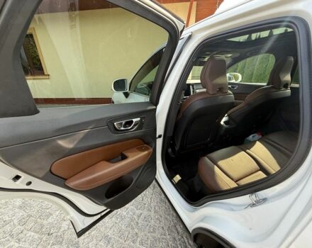 Білий Вольво ХС60, об'ємом двигуна 2 л та пробігом 63 тис. км за 25999 $, фото 8 на Automoto.ua