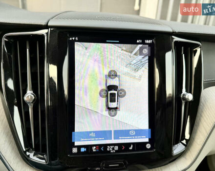 Вольво ХС60 2021 в Киеве на Automoto.ua Белый Вольво ХС60, объемом двигателя 2 л и пробегом 114 тыс. км за 48500 $, фото 38 на Automoto.ua