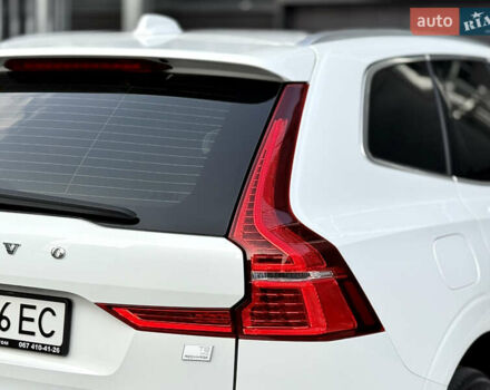 Вольво ХС60 2021 в Киеве на Automoto.ua Белый Вольво ХС60, объемом двигателя 2 л и пробегом 114 тыс. км за 48500 $, фото 14 на Automoto.ua