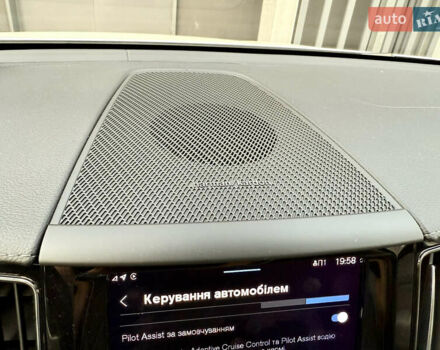 Вольво ХС60 2021 в Киеве на Automoto.ua Белый Вольво ХС60, объемом двигателя 2 л и пробегом 114 тыс. км за 48500 $, фото 53 на Automoto.ua