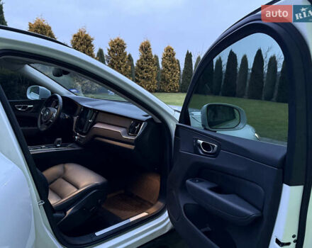 Білий Вольво ХС60, об'ємом двигуна 1.97 л та пробігом 68 тис. км за 33500 $, фото 15 на Automoto.ua