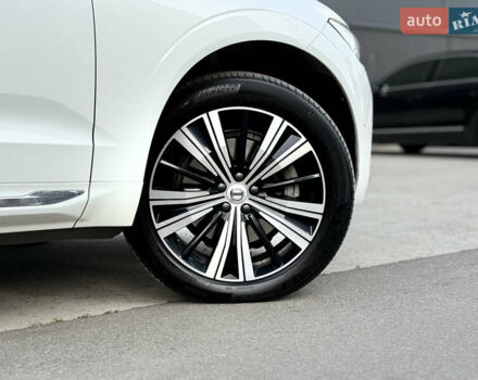 Вольво ХС60 2021 в Киеве на Automoto.ua Белый Вольво ХС60, объемом двигателя 2 л и пробегом 114 тыс. км за 48500 $, фото 9 на Automoto.ua