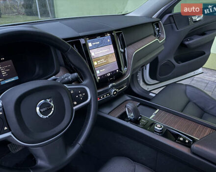 Білий Вольво ХС60, об'ємом двигуна 1.97 л та пробігом 68 тис. км за 33500 $, фото 5 на Automoto.ua