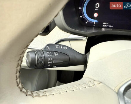 Вольво ХС60 2021 в Киеве на Automoto.ua Белый Вольво ХС60, объемом двигателя 2 л и пробегом 114 тыс. км за 48500 $, фото 31 на Automoto.ua