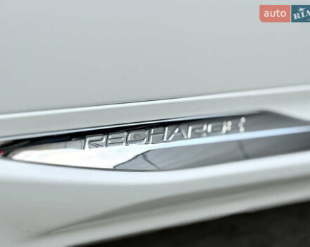 Вольво ХС60 2021 в Киеве на Automoto.ua Белый Вольво ХС60, объемом двигателя 2 л и пробегом 114 тыс. км за 48500 $, фото 15 на Automoto.ua
