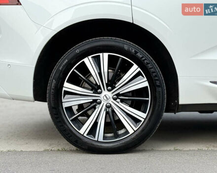 Вольво ХС60 2021 в Киеве на Automoto.ua Белый Вольво ХС60, объемом двигателя 2 л и пробегом 114 тыс. км за 48500 $, фото 8 на Automoto.ua