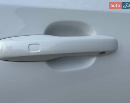 Вольво ХС60 2021 в Киеве на Automoto.ua Белый Вольво ХС60, объемом двигателя 2 л и пробегом 114 тыс. км за 48500 $, фото 16 на Automoto.ua