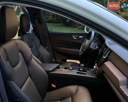 Білий Вольво ХС60, об'ємом двигуна 1.97 л та пробігом 68 тис. км за 33500 $, фото 17 на Automoto.ua