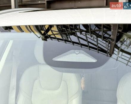 Вольво ХС60 2021 в Киеве на Automoto.ua Белый Вольво ХС60, объемом двигателя 2 л и пробегом 114 тыс. км за 48500 $, фото 25 на Automoto.ua