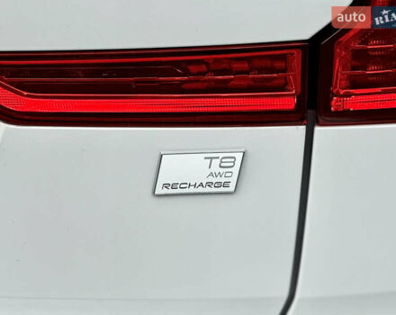 Вольво ХС60 2021 в Киеве на Automoto.ua Белый Вольво ХС60, объемом двигателя 2 л и пробегом 114 тыс. км за 48500 $, фото 1 на Automoto.ua