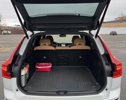 Белый Вольво ХС60, объемом двигателя 1.97 л и пробегом 64 тыс. км за 52000 $, фото 6 на Automoto.ua