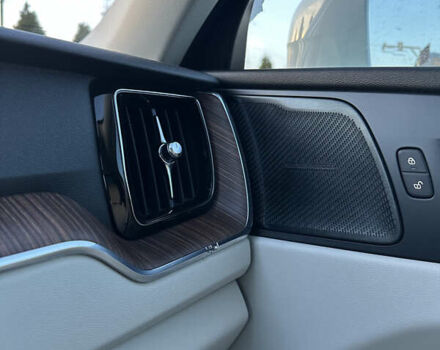 Білий Вольво ХС60, об'ємом двигуна 1.97 л та пробігом 31 тис. км за 35600 $, фото 70 на Automoto.ua