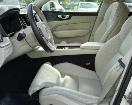 Білий Вольво ХС60, об'ємом двигуна 2 л та пробігом 29 тис. км за 26800 $, фото 7 на Automoto.ua