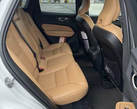 Белый Вольво ХС60, объемом двигателя 1.97 л и пробегом 64 тыс. км за 52000 $, фото 4 на Automoto.ua