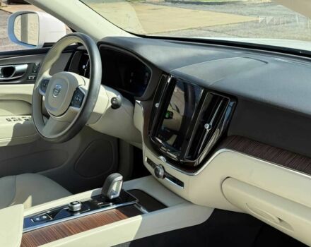 Белый Вольво ХС60, объемом двигателя 2 л и пробегом 14 тыс. км за 16000 $, фото 7 на Automoto.ua