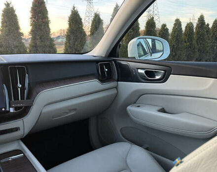 Білий Вольво ХС60, об'ємом двигуна 1.97 л та пробігом 31 тис. км за 35600 $, фото 43 на Automoto.ua