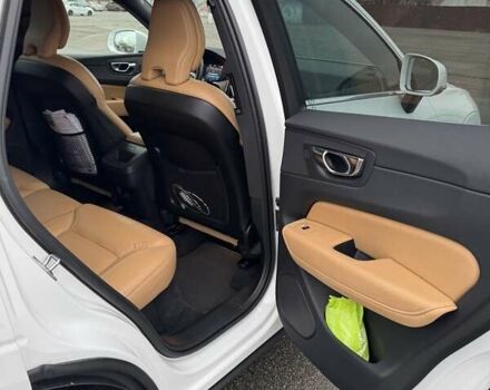 Белый Вольво ХС60, объемом двигателя 1.97 л и пробегом 64 тыс. км за 52000 $, фото 3 на Automoto.ua