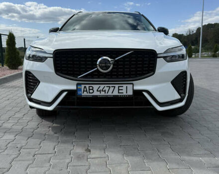 Белый Вольво ХС60, объемом двигателя 1.97 л и пробегом 35 тыс. км за 56500 $, фото 2 на Automoto.ua