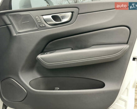 Белый Вольво ХС60, объемом двигателя 2 л и пробегом 15 тыс. км за 66000 $, фото 34 на Automoto.ua