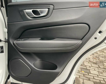 Белый Вольво ХС60, объемом двигателя 2 л и пробегом 15 тыс. км за 66000 $, фото 35 на Automoto.ua