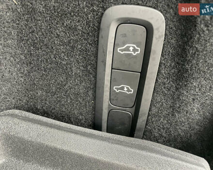 Белый Вольво ХС60, объемом двигателя 2 л и пробегом 15 тыс. км за 66000 $, фото 38 на Automoto.ua