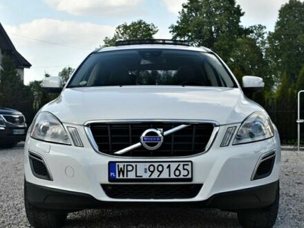 Белый Вольво ХС60, объемом двигателя 2.4 л и пробегом 220 тыс. км за 4700 $, фото 1 на Automoto.ua