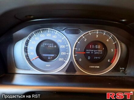 Белый Вольво ХС60, объемом двигателя 2 л и пробегом 285 тыс. км за 14800 $, фото 1 на Automoto.ua