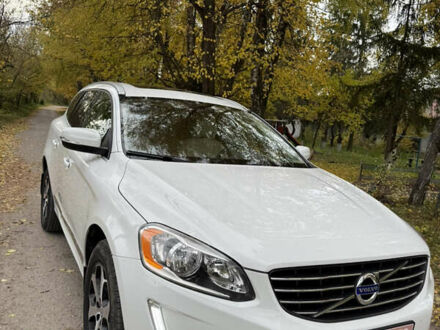 Белый Вольво ХС60, объемом двигателя 2.5 л и пробегом 252 тыс. км за 16500 $, фото 1 на Automoto.ua