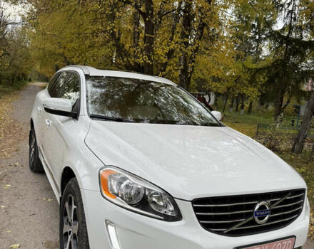 Белый Вольво ХС60, объемом двигателя 2.5 л и пробегом 252 тыс. км за 16500 $, фото 1 на Automoto.ua