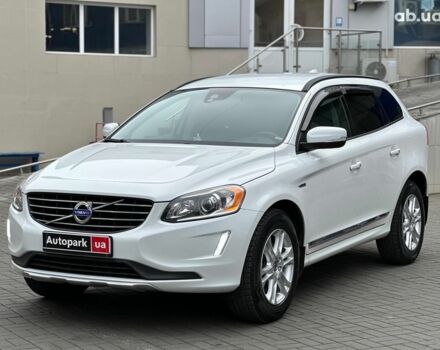 Белый Вольво ХС60, объемом двигателя 2 л и пробегом 280 тыс. км за 15640 $, фото 1 на Automoto.ua
