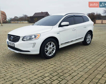 Белый Вольво ХС60, объемом двигателя 2 л и пробегом 279 тыс. км за 13700 $, фото 1 на Automoto.ua