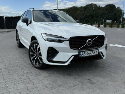 Белый Вольво ХС60, объемом двигателя 1.97 л и пробегом 35 тыс. км за 56500 $, фото 1 на Automoto.ua