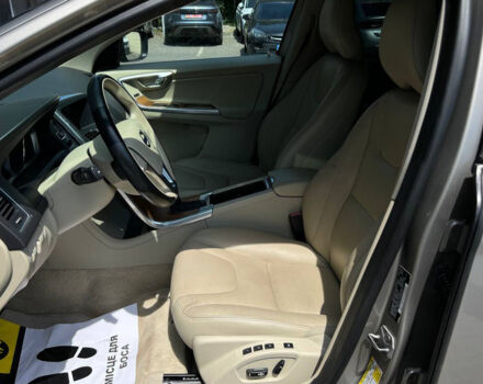 Бежевый Вольво ХС60, объемом двигателя 2 л и пробегом 180 тыс. км за 14100 $, фото 9 на Automoto.ua