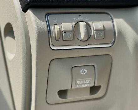 Бежевый Вольво ХС60, объемом двигателя 2 л и пробегом 180 тыс. км за 14100 $, фото 10 на Automoto.ua