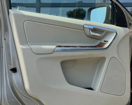 Бежевый Вольво ХС60, объемом двигателя 2 л и пробегом 180 тыс. км за 14100 $, фото 6 на Automoto.ua