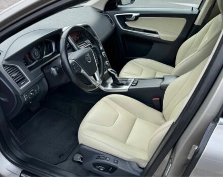 Бежевый Вольво ХС60, объемом двигателя 2 л и пробегом 210 тыс. км за 16500 $, фото 2 на Automoto.ua