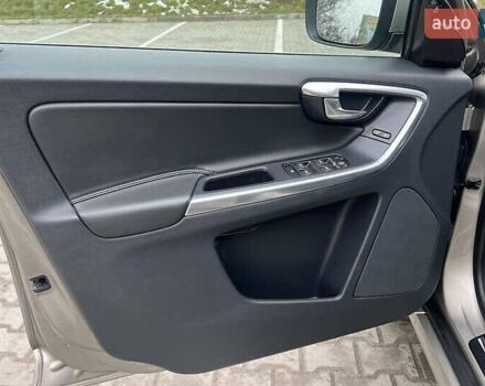 Бежевый Вольво ХС60, объемом двигателя 2.5 л и пробегом 131 тыс. км за 16300 $, фото 11 на Automoto.ua