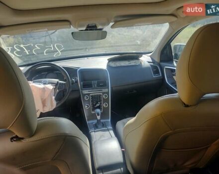 Бежевый Вольво ХС60, объемом двигателя 1.97 л и пробегом 147 тыс. км за 9900 $, фото 10 на Automoto.ua