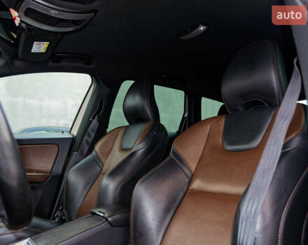 Бежевий Вольво ХС60, об'ємом двигуна 2.4 л та пробігом 215 тис. км за 29700 $, фото 16 на Automoto.ua