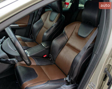 Бежевий Вольво ХС60, об'ємом двигуна 2.4 л та пробігом 215 тис. км за 29700 $, фото 13 на Automoto.ua