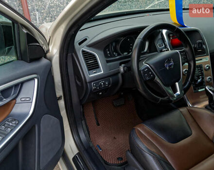 Бежевий Вольво ХС60, об'ємом двигуна 2.4 л та пробігом 215 тис. км за 29700 $, фото 17 на Automoto.ua