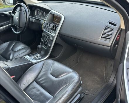 Чорний Вольво ХС60, об'ємом двигуна 2 л та пробігом 300 тис. км за 5999 $, фото 15 на Automoto.ua