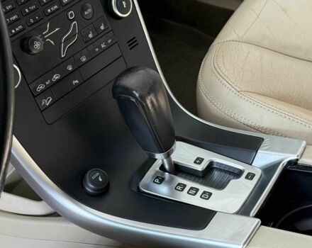 Черный Вольво ХС60, объемом двигателя 2.4 л и пробегом 260 тыс. км за 10000 $, фото 12 на Automoto.ua