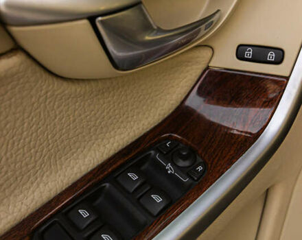 Чорний Вольво ХС60, об'ємом двигуна 2.4 л та пробігом 200 тис. км за 12300 $, фото 21 на Automoto.ua