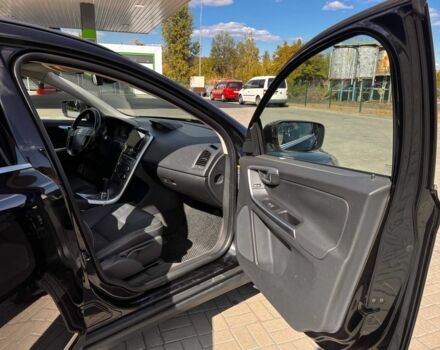 Вольво ХС60 2009 в Житомире на Automoto.ua Черный Вольво ХС60, объемом двигателя 2.4 л и пробегом 278 тыс. км за 13500 $, фото 5 на Automoto.ua