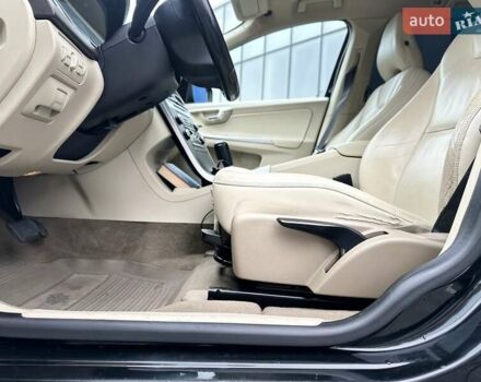 Чорний Вольво ХС60, об'ємом двигуна 2.4 л та пробігом 265 тис. км за 13700 $, фото 11 на Automoto.ua