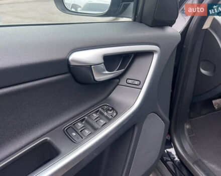 Черный Вольво ХС60, объемом двигателя 2.4 л и пробегом 208 тыс. км за 14990 $, фото 12 на Automoto.ua