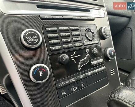 Чорний Вольво ХС60, об'ємом двигуна 0 л та пробігом 238 тис. км за 14950 $, фото 81 на Automoto.ua